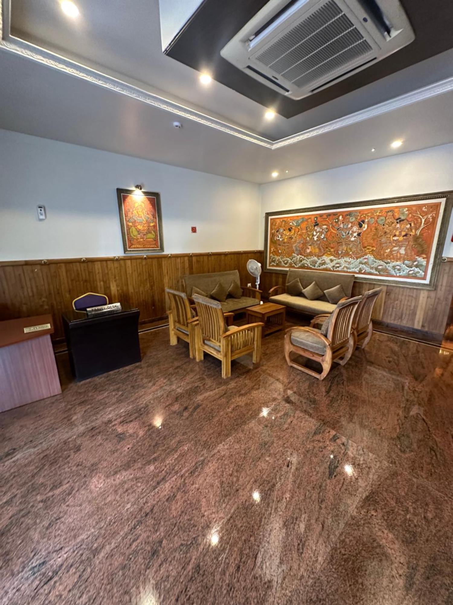 Gd International Redfort Nilambūr Extérieur photo